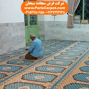 نمازگزار و فضای عبادت